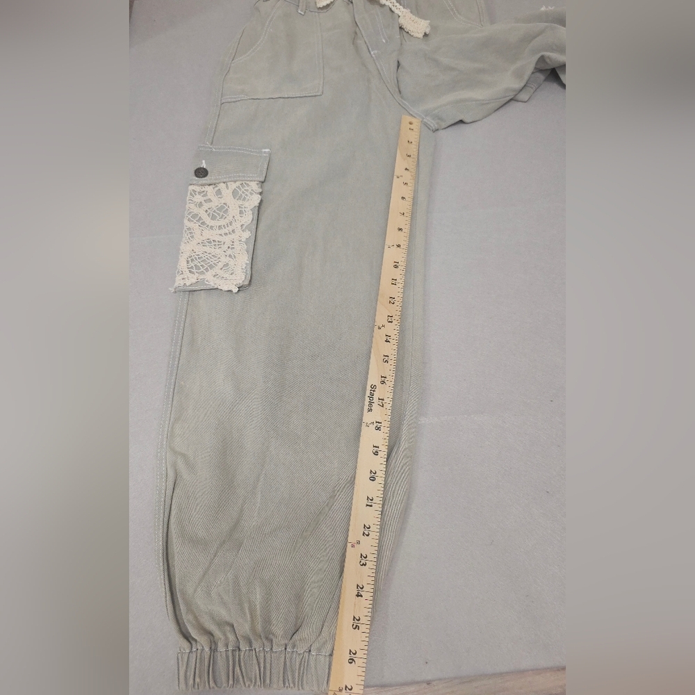 POL Crochet Overlayed Sage Green Cargo Jogger Small - New Without Tags - Picture 4 of 8